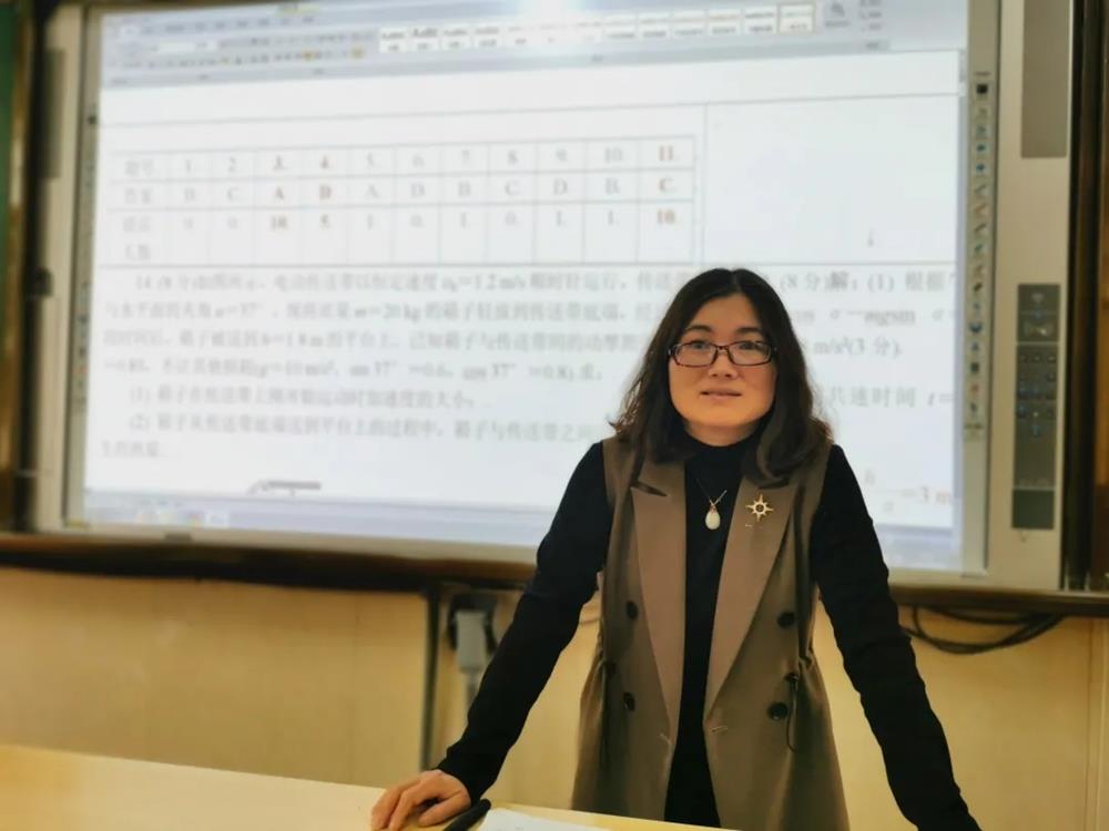a3a2dd23e18a46aca2678105ddc2863c.jpg