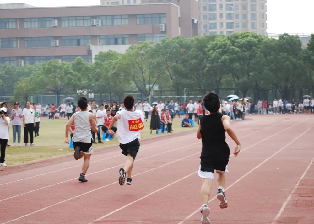 0b3d97717fe645afaf1fb59458e6f4be.jpg