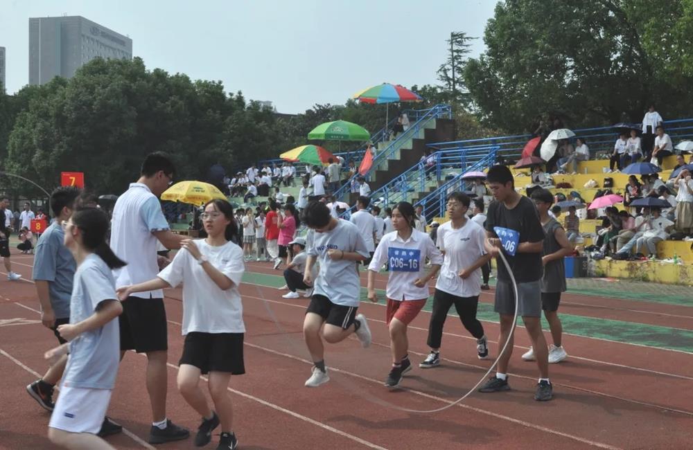 7a044bcc5abe4bb8a5243bb2f1e1abfe.jpg
