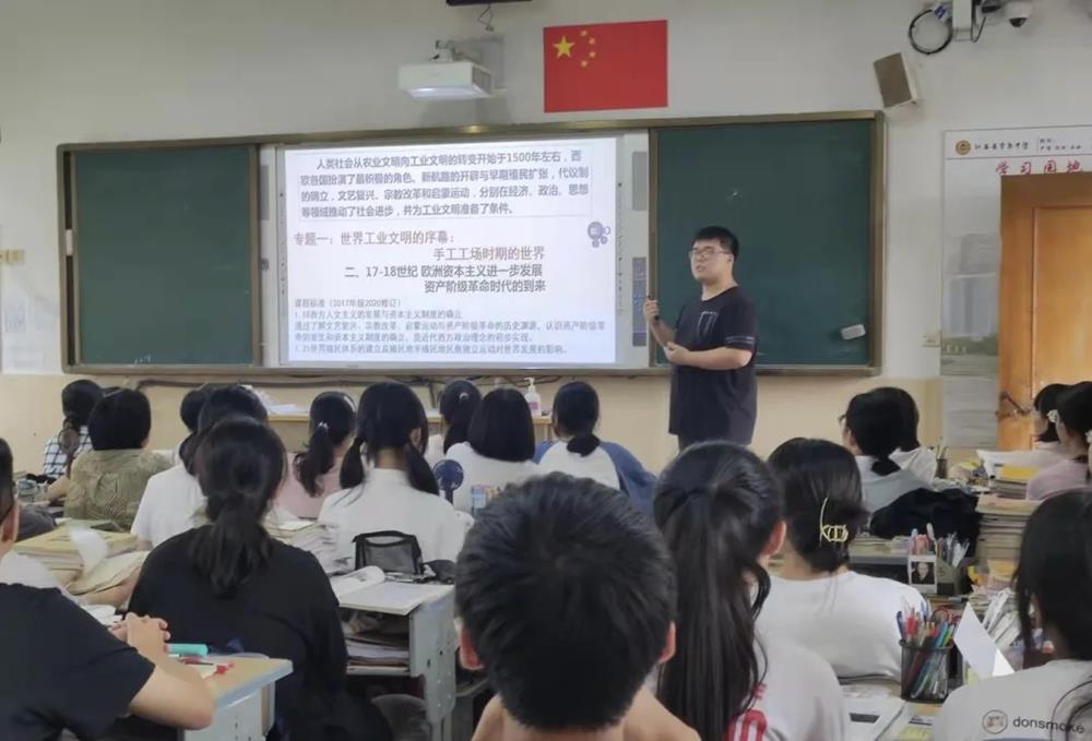 82db844e07af4be6ab58e3a42536af1e.jpg