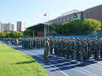 责任·担当 | “科技砺剑 青春报国”2025级高一新生军训记实（三）