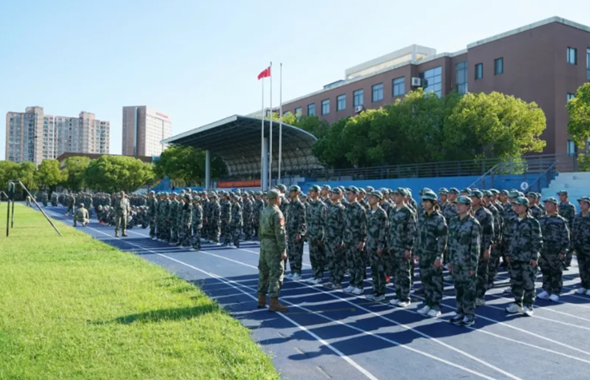 责任·担当 | “科技砺剑 青春报国”2025级高一新生军训记实（三）